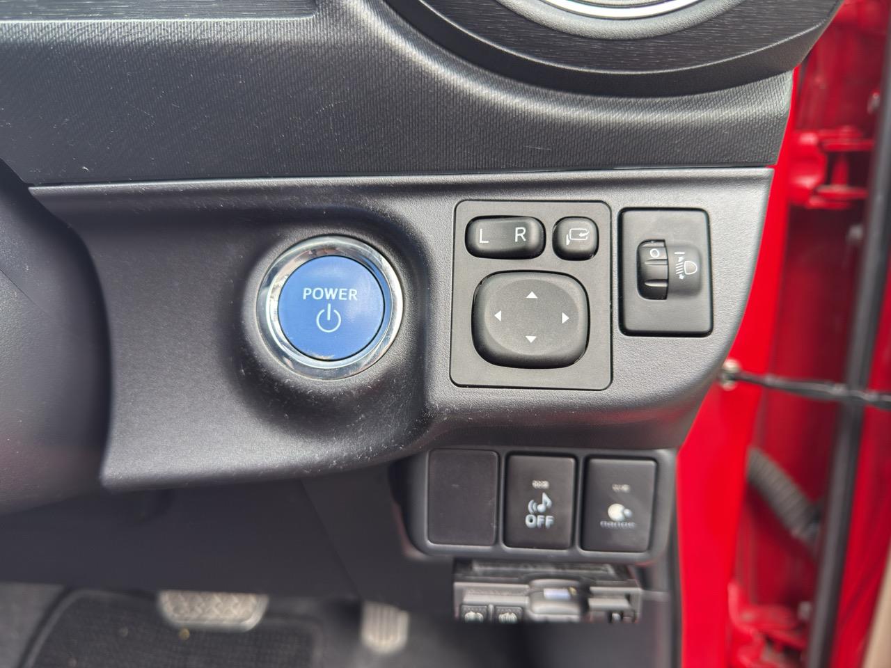 2014 Toyota Aqua G Hatchback SMART KEY + GREAT FUEL EFFICIENCY