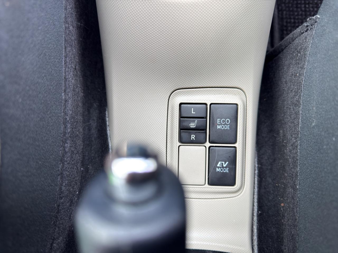 2014 Toyota Aqua G Hatchback SMART KEY + GREAT FUEL EFFICIENCY