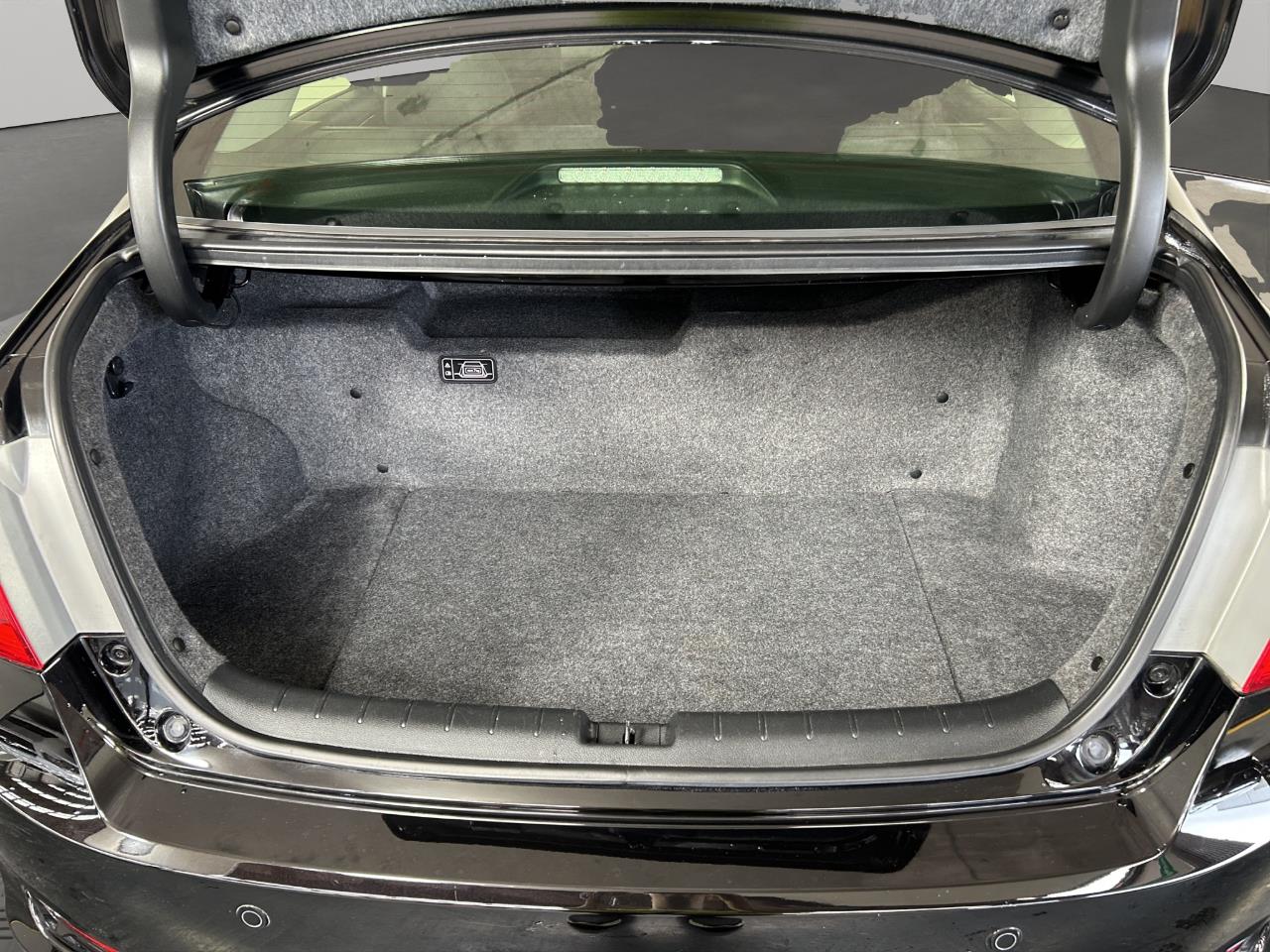 2014 Honda Accord HYBRID LX Sedan CRUISE CONTROL + AUTO LIGHTS + HYBRID EFFICIENCY