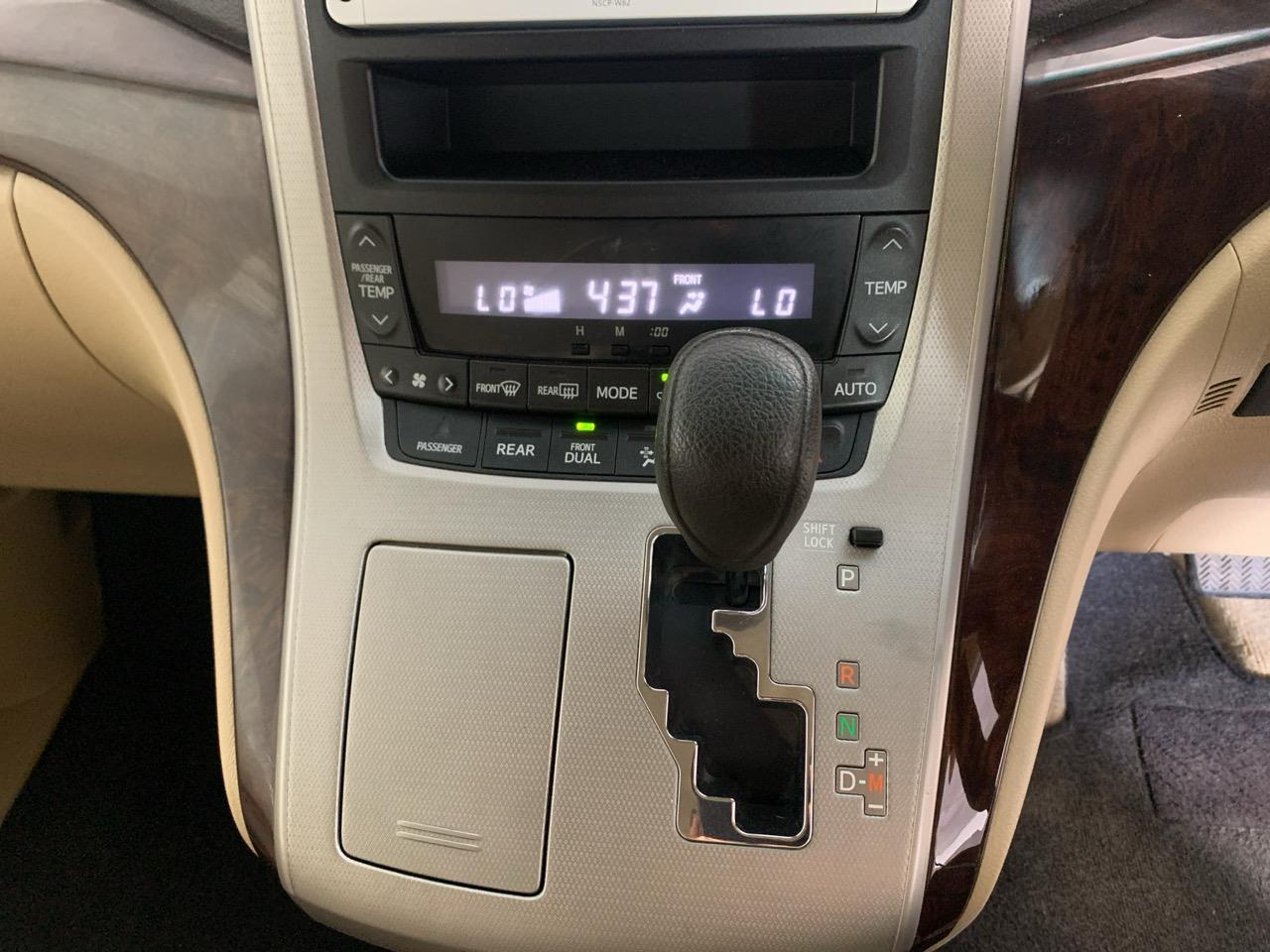 2012 Toyota Vellfire 2.4X People Mover REVERSING CAMERA + POWER SLIDING DOOR + PUSH START