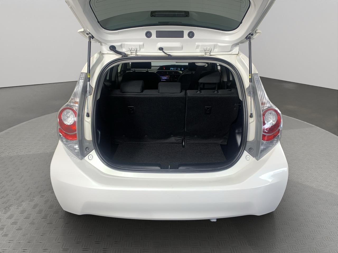 2014 Toyota Aqua G Hatchback GREAT FUEL EFFICIENCY + REVESING CAMERA