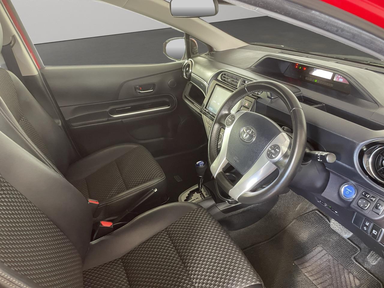 2015 Toyota Aqua X-URBAN Hatchback REVERSING CAMERA + AUTO LIGHTS + PUSH START