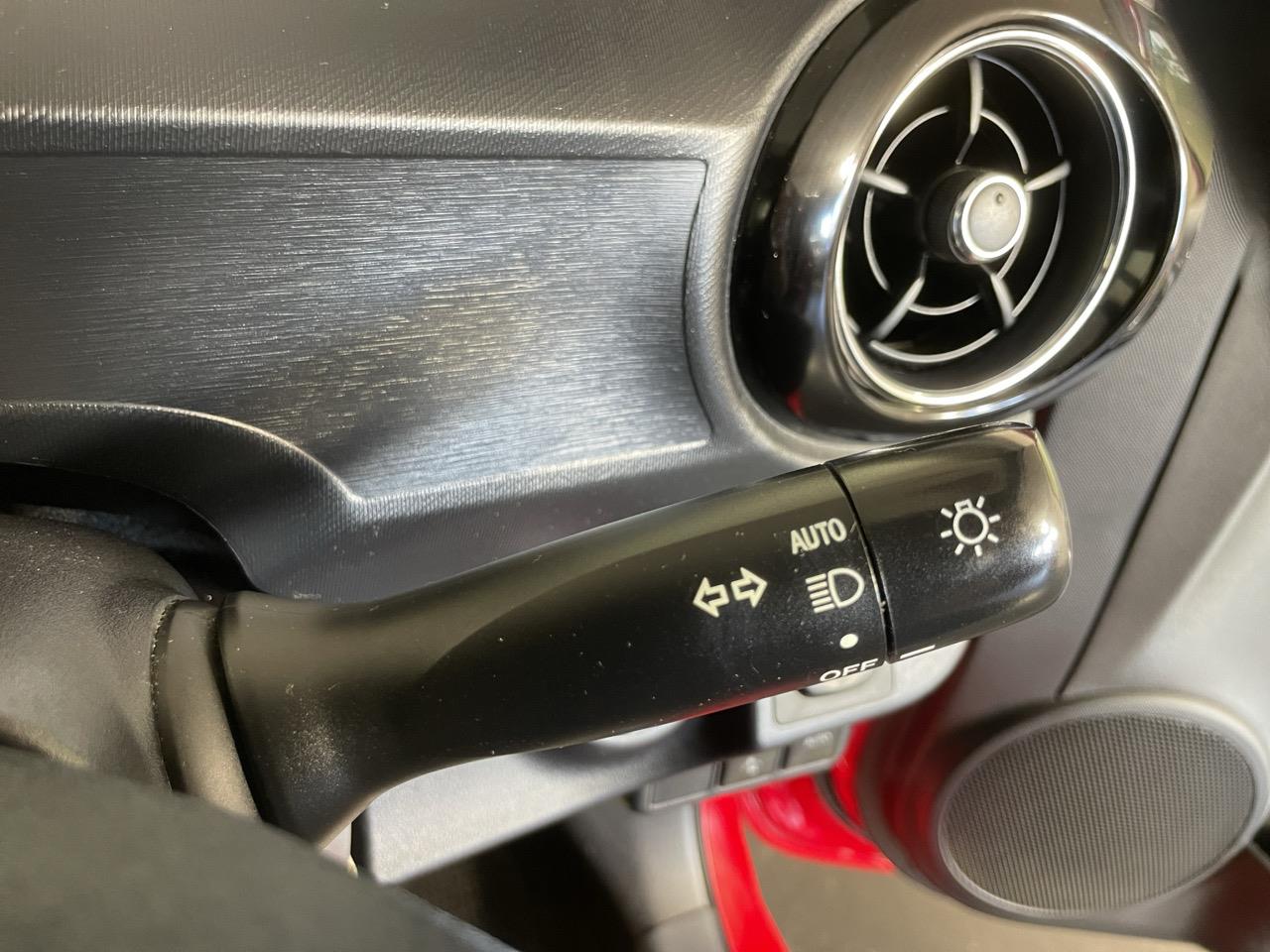 2015 Toyota Aqua X-URBAN Hatchback REVERSING CAMERA + AUTO LIGHTS + PUSH START