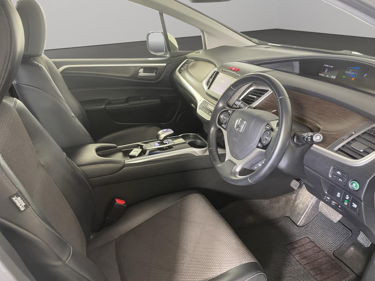 2015 Honda JADE Honda Sensing Hybrid People Mover REVERSING CAMERA + AUTO LIGHTS + PUSH START