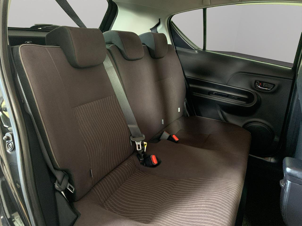 2015 Toyota Aqua Facelift Model G Hatchback CRUISE CONTROL + REVERSING CAMERA + HEATED SEATS