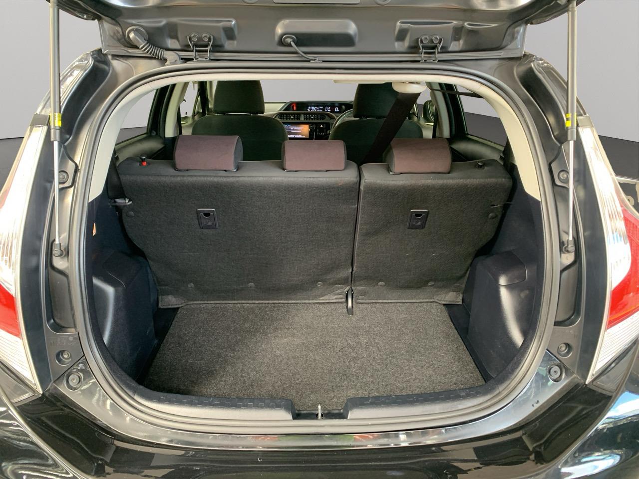 2015 Toyota Aqua Facelift Model G Hatchback CRUISE CONTROL + REVERSING CAMERA + HEATED SEATS