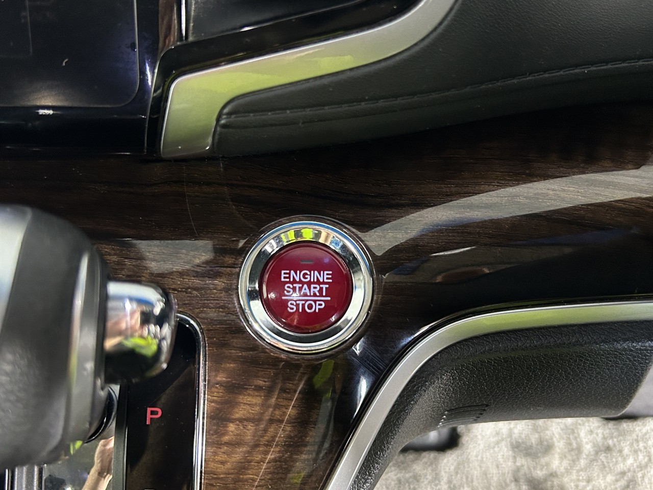 2014 Honda Odyssey Abusolute People Mover POWER SLIDING DOOR + PUSH START + REVERSING CAMERA