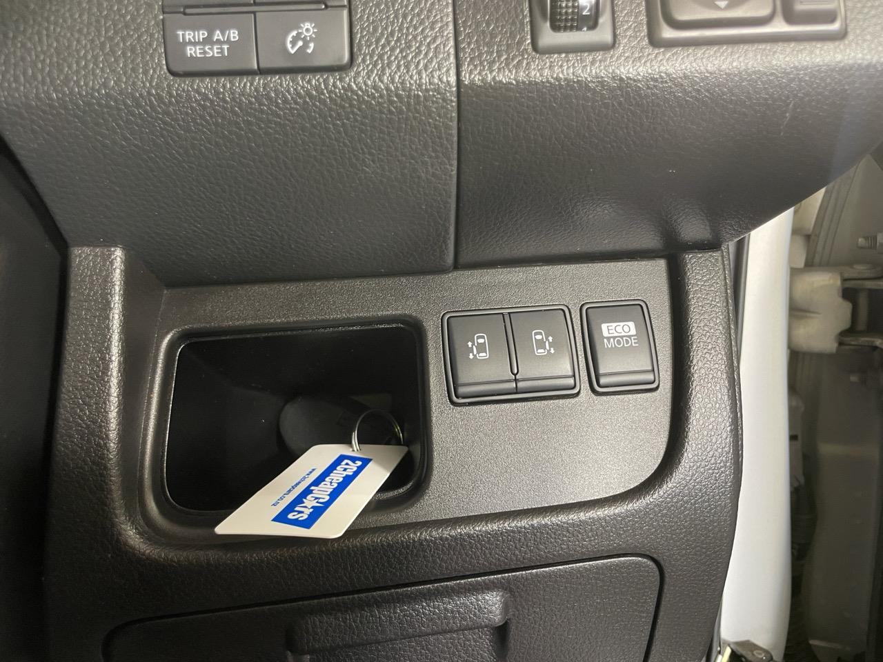 2012 Nissan Serena Hybrid Highway Star People Mover REVESING CAMERA + PUSH SRART + AUTO LIGHTS