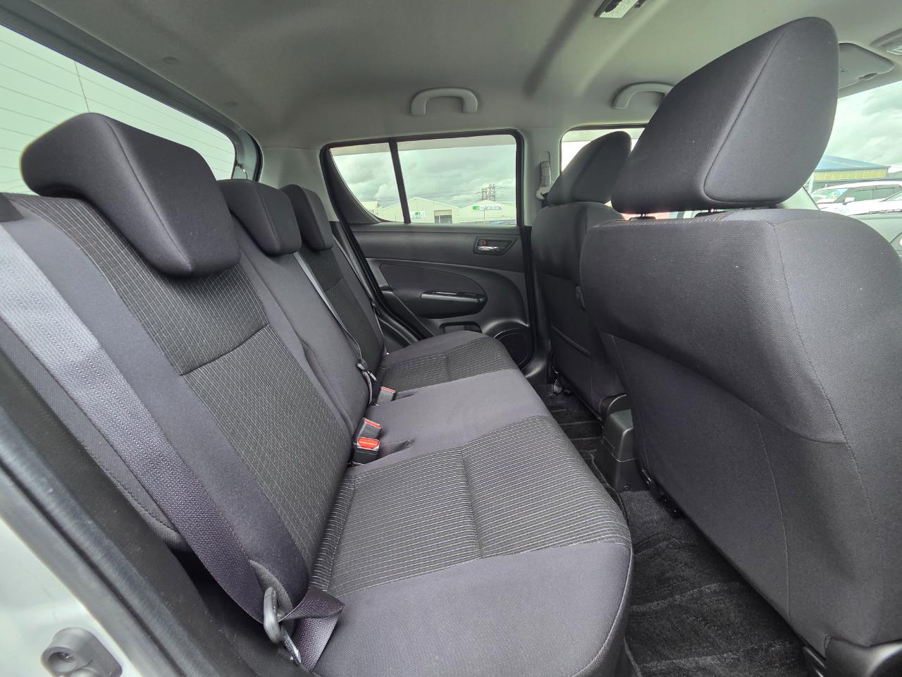 2015 Suzuki Swift XG Hatchback PUSH START