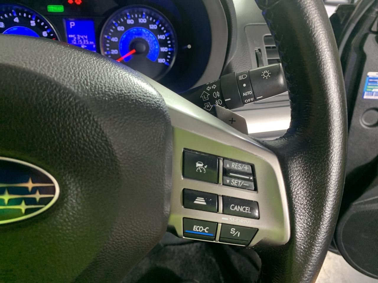 2013 Subaru XV HYBRID 2.0 L EYESIGHT AWD RV/SUV AWD + CRUISE CONTROL + POWER ADJUSTMENT SEATS