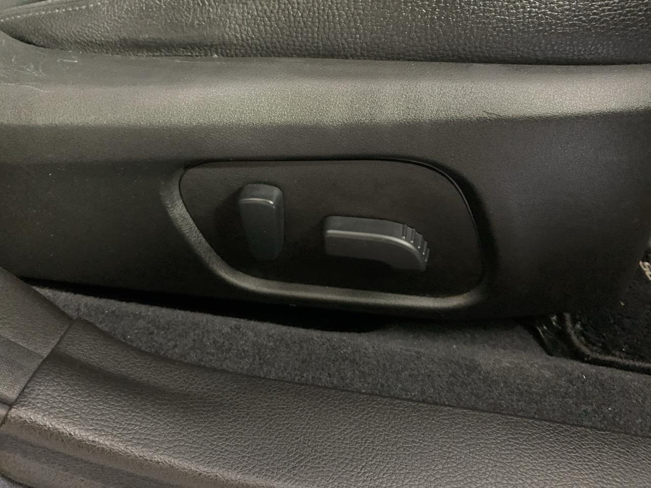 2013 Subaru XV HYBRID 2.0 L EYESIGHT AWD RV/SUV AWD + CRUISE CONTROL + POWER ADJUSTMENT SEATS