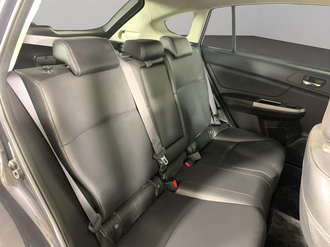 2013 Subaru XV HYBRID 2.0 L EYESIGHT AWD RV/SUV AWD + CRUISE CONTROL + POWER ADJUSTMENT SEATS