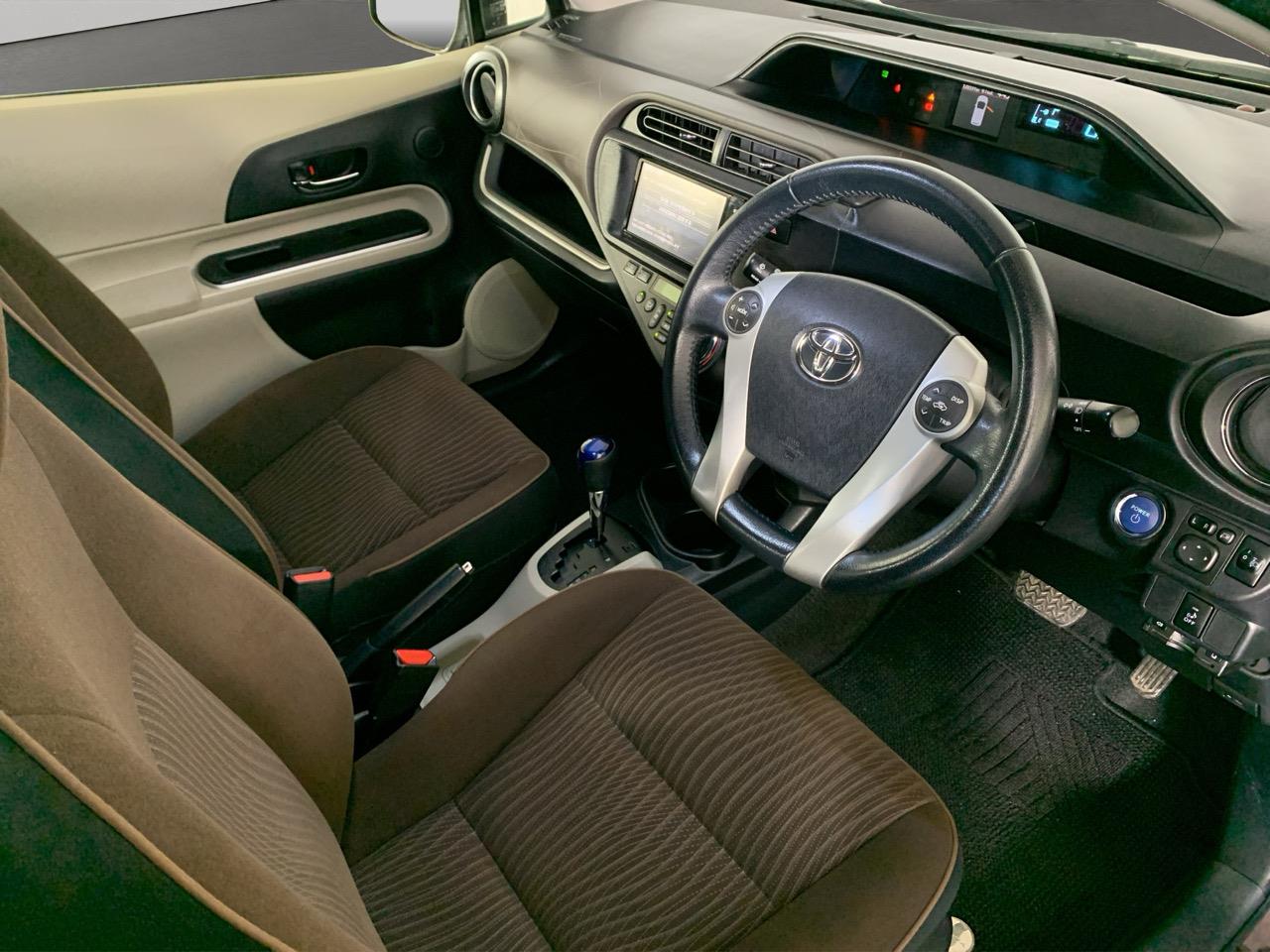 2014 Toyota Aqua G Hatchback REVERSING CAMERA + PUSH BUTTON START + AUTO LIGHTS