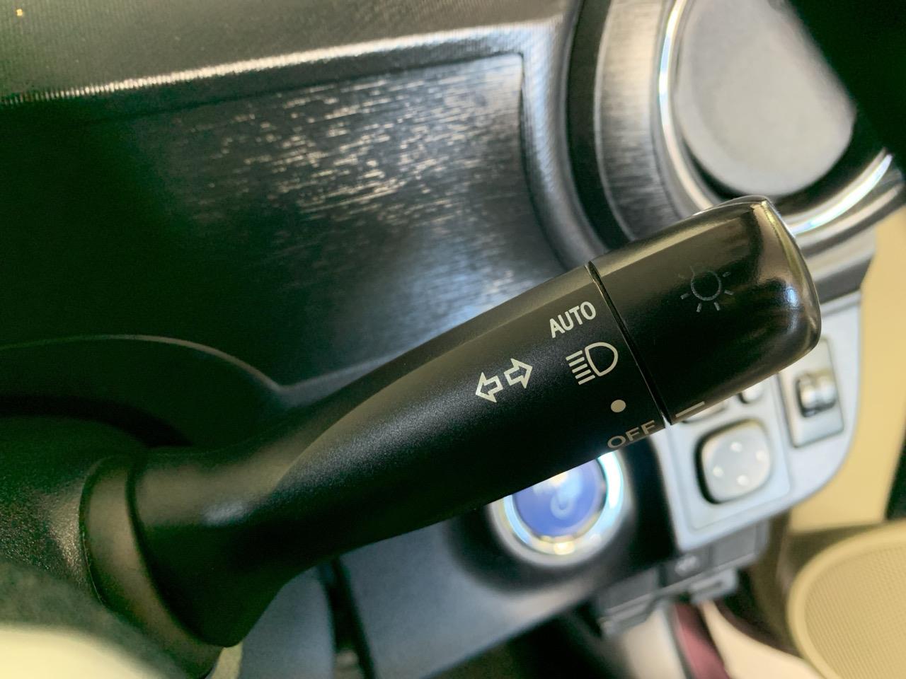 2014 Toyota Aqua G Hatchback REVERSING CAMERA + PUSH BUTTON START + AUTO LIGHTS