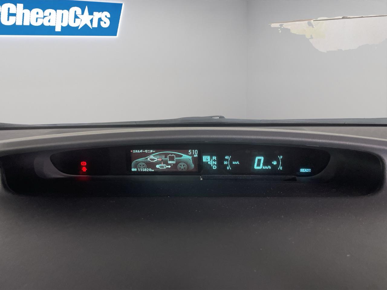 2015 Toyota Prius S Hatchback REVERSING CAMERA + AUTO LIGHTS + PUSH START