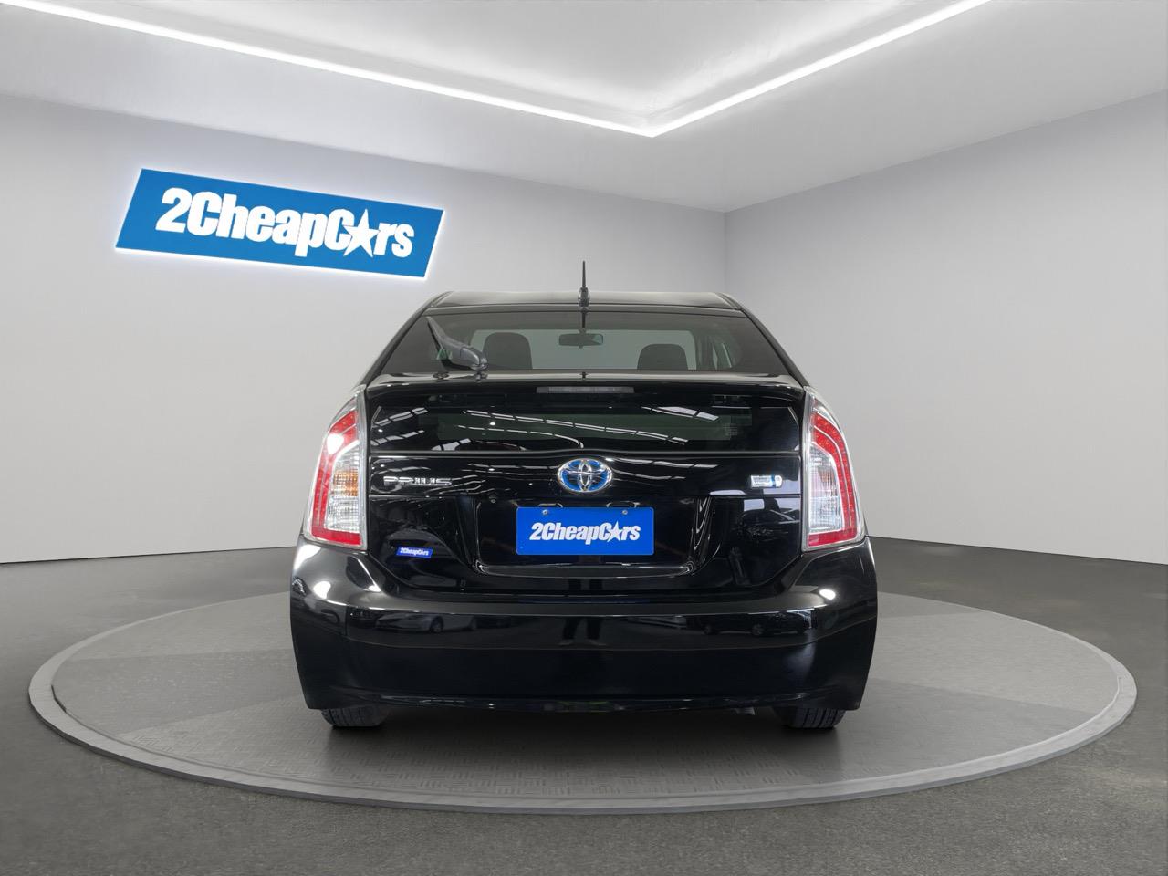 2015 Toyota Prius S Hatchback REVERSING CAMERA + AUTO LIGHTS + PUSH START