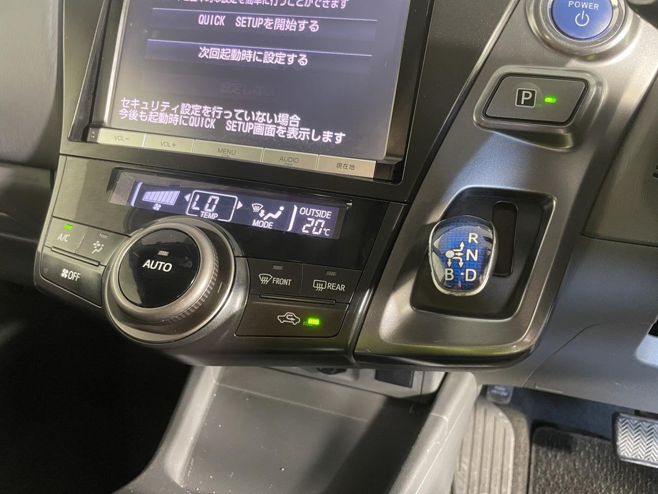 2014 Toyota Prius Alpha S 7 Seaters People Mover REVERSING CAMERA + AUTO LIGHTS + PUSH START