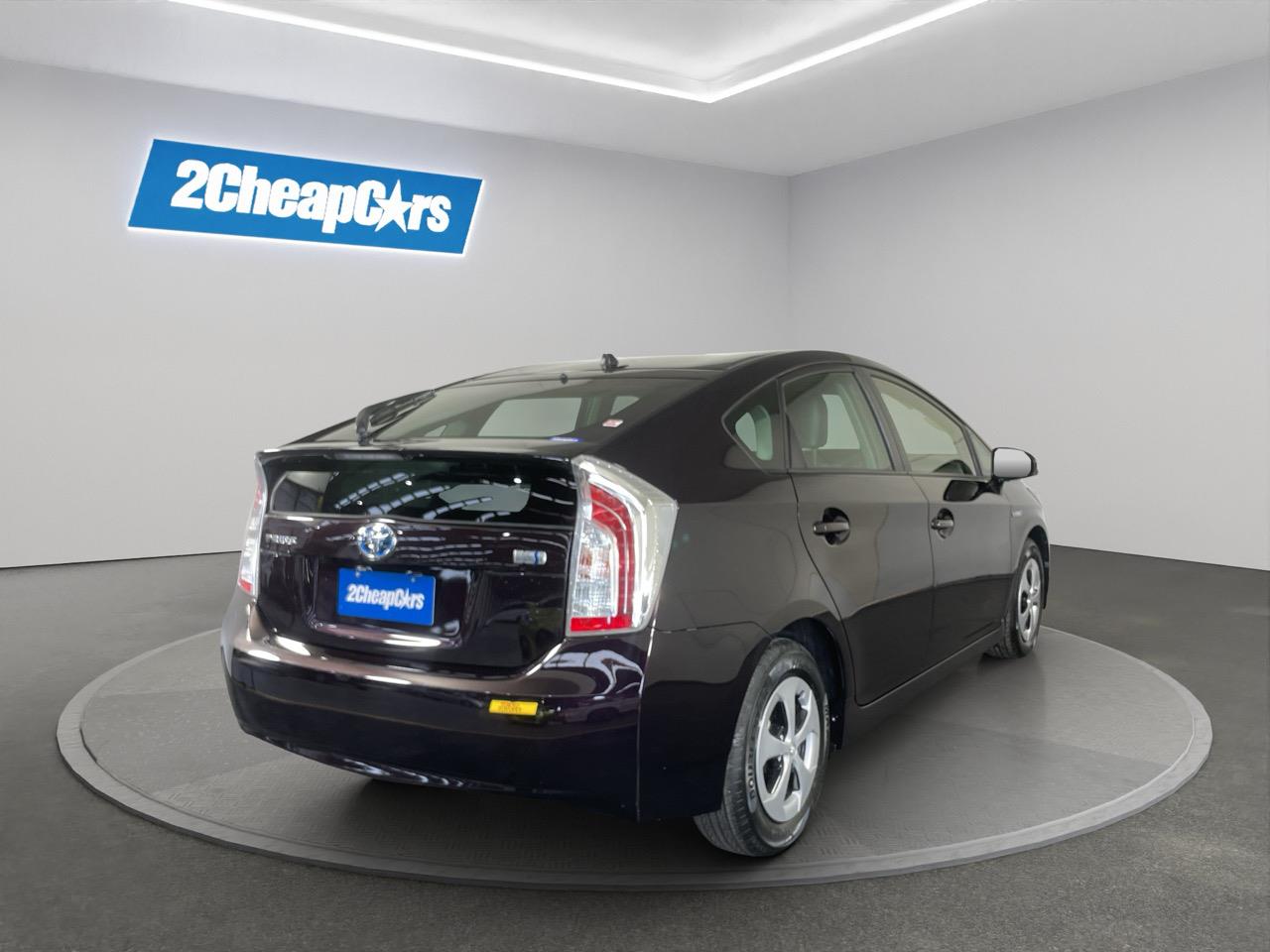 2014 Toyota Prius G Hatchback LOW KMS + REVERSING CAMERA + CRUISE CONTROL