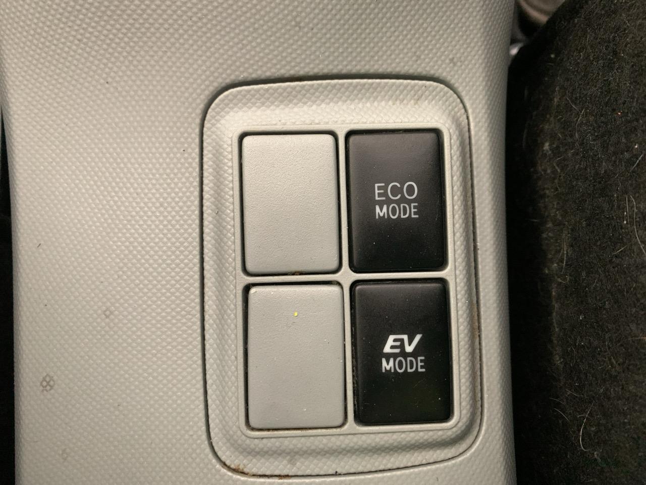 2012 Toyota Aqua S Hatchback PUSH START + REVERSING CAMERA + AUTO LIGHTS