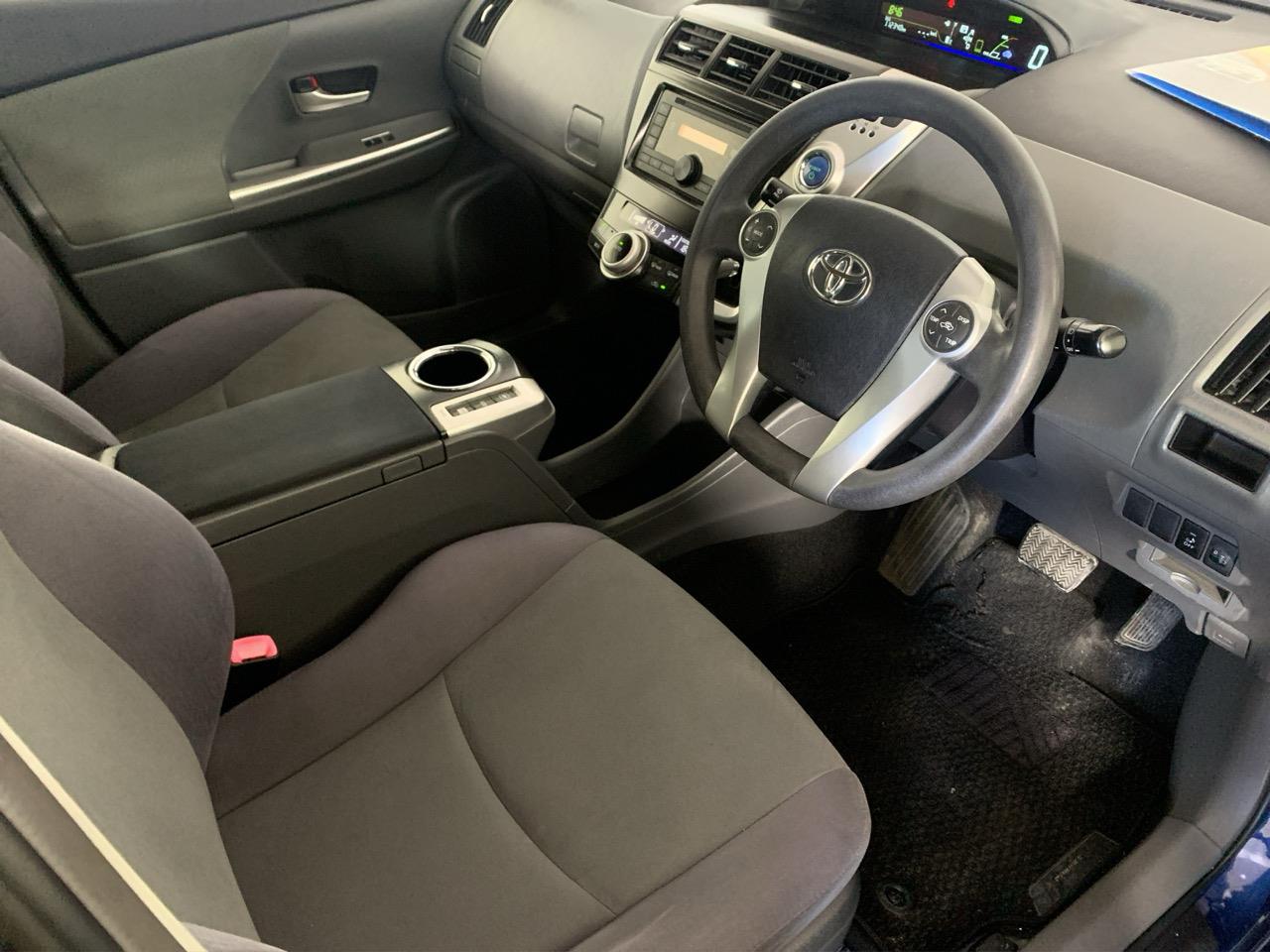 2012 Toyota Prius Alpha Hybrid Station Wagon PUSH BUTTON START + AUTO LIGHTS