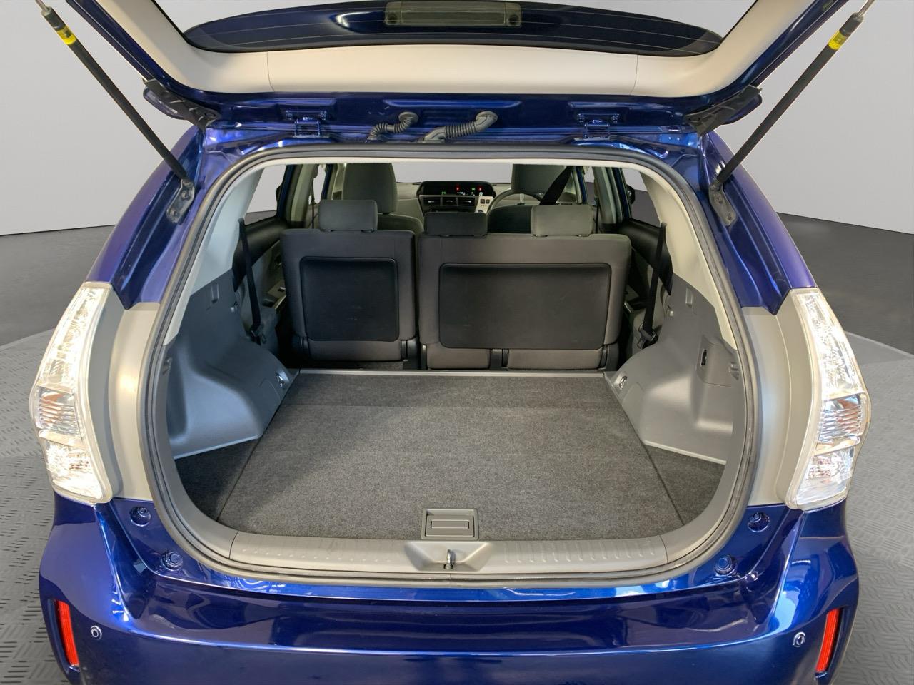 2012 Toyota Prius Alpha Hybrid Station Wagon PUSH BUTTON START + AUTO LIGHTS