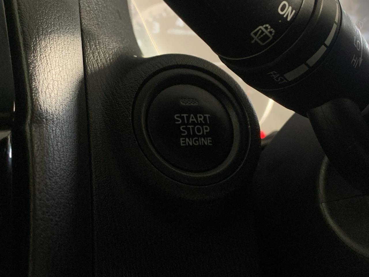 2013 Mazda CX-5 SKYACTIVE RV/SUV REVERSING CAMERA + PUSH BUTTON START + GREAT SPACE