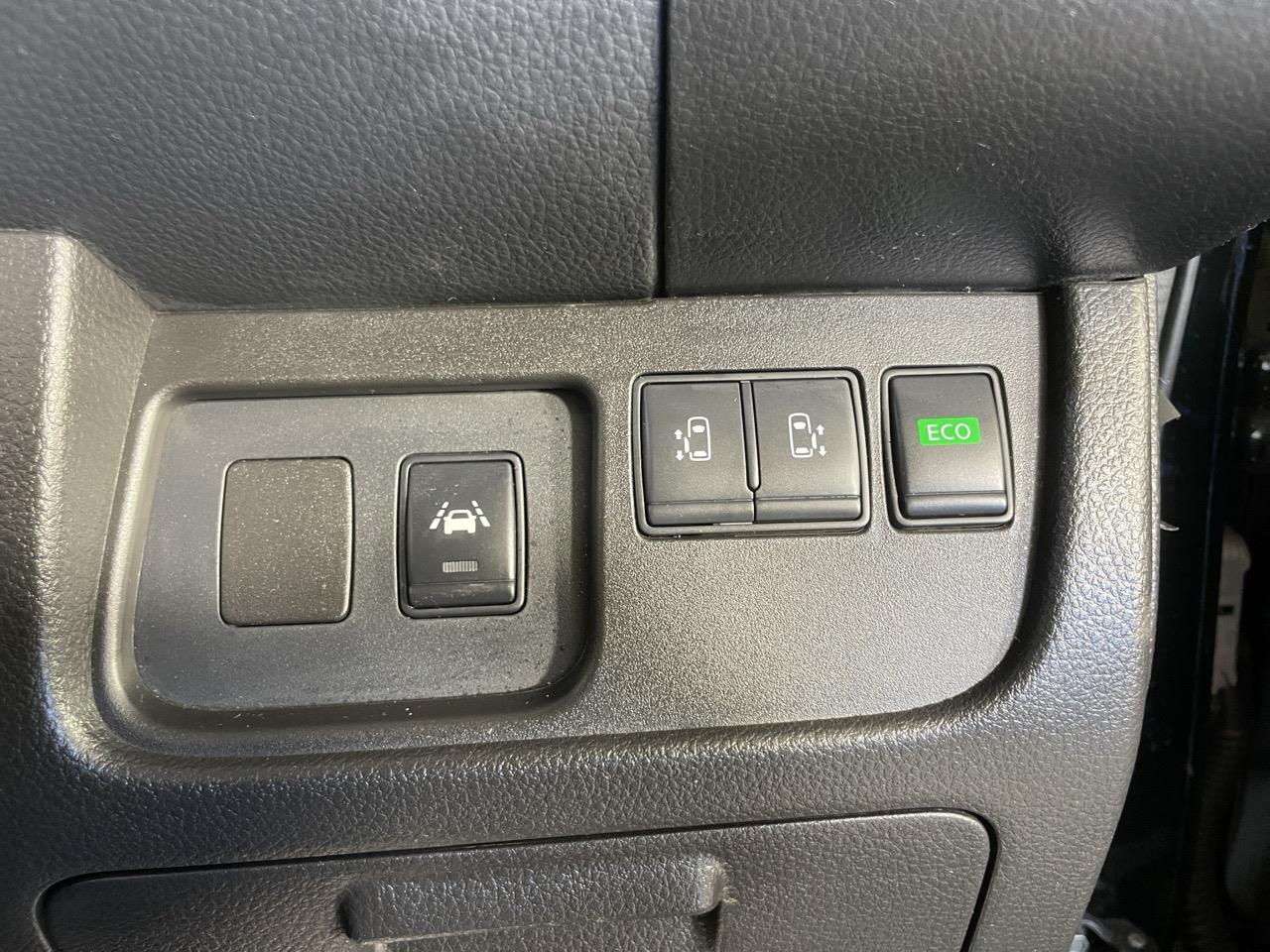 2015 Nissan Serena 20X S-HV People Mover REVERSING CAMERA + AUTO LIGHTS + PUSH START