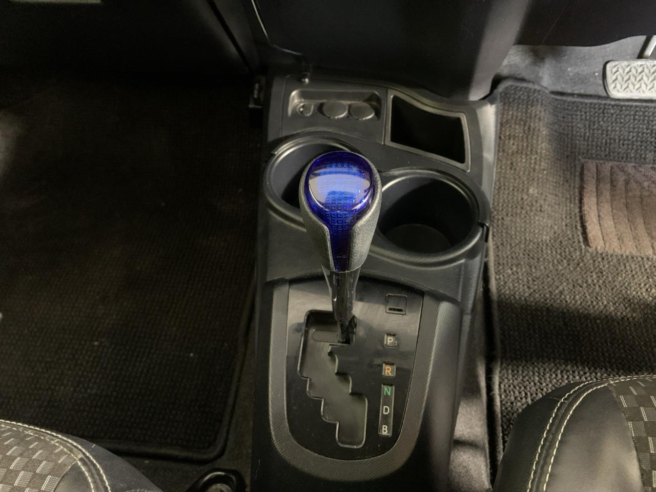 2015 Toyota Aqua X-URBAN Hatchback REVERSING CAMERA + PUSH BUTTON START + AUTO LIGHTS