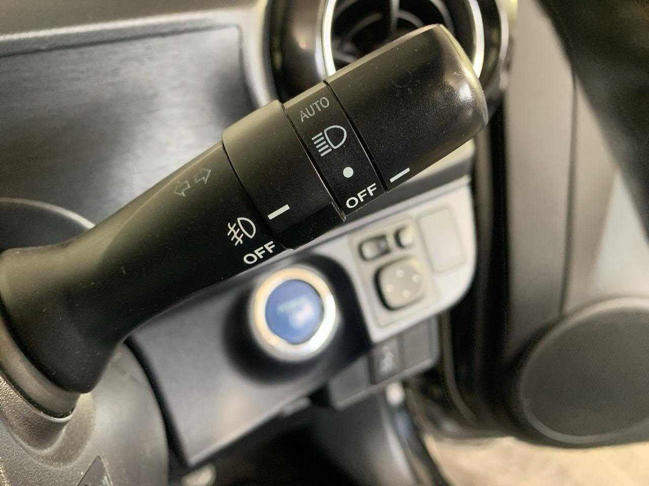 2015 Toyota Aqua X-URBAN Hatchback REVERSING CAMERA + PUSH BUTTON START + AUTO LIGHTS