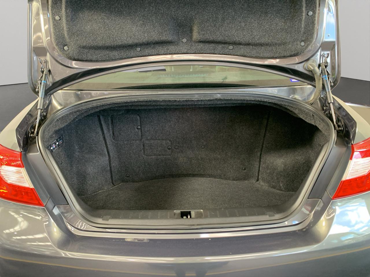 2012 Nissan Fuga 350GT Hybrid Sedan POWER ADJUSTMENT SEATS + CRUISE CONTROL