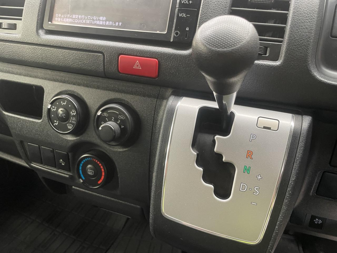 2017 Toyota HIACE Regius Diesel Van REVERSING CAMERA + GREAT SPACE