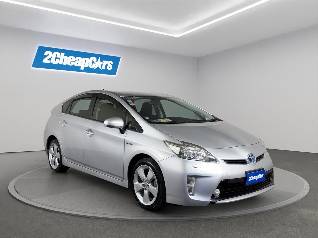 2014 Toyota Prius S touring selection Hatchback PUSH BUTTON START + AUTO LIGHTS + ALLOY WHEELS