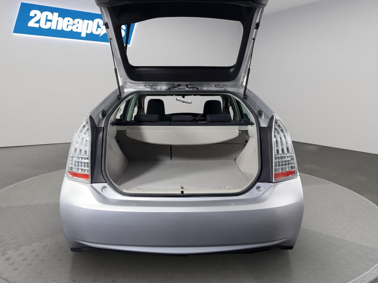 2014 Toyota Prius S touring selection Hatchback PUSH BUTTON START + AUTO LIGHTS + ALLOY WHEELS