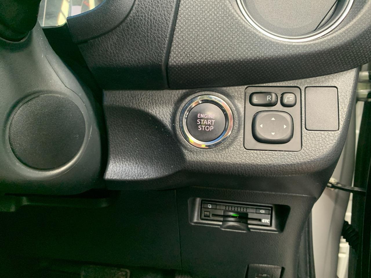 2014 Toyota Vitz 1.3U Hatchback LOW KMS + PUSH BUTTON START + AUTO LIGHTS