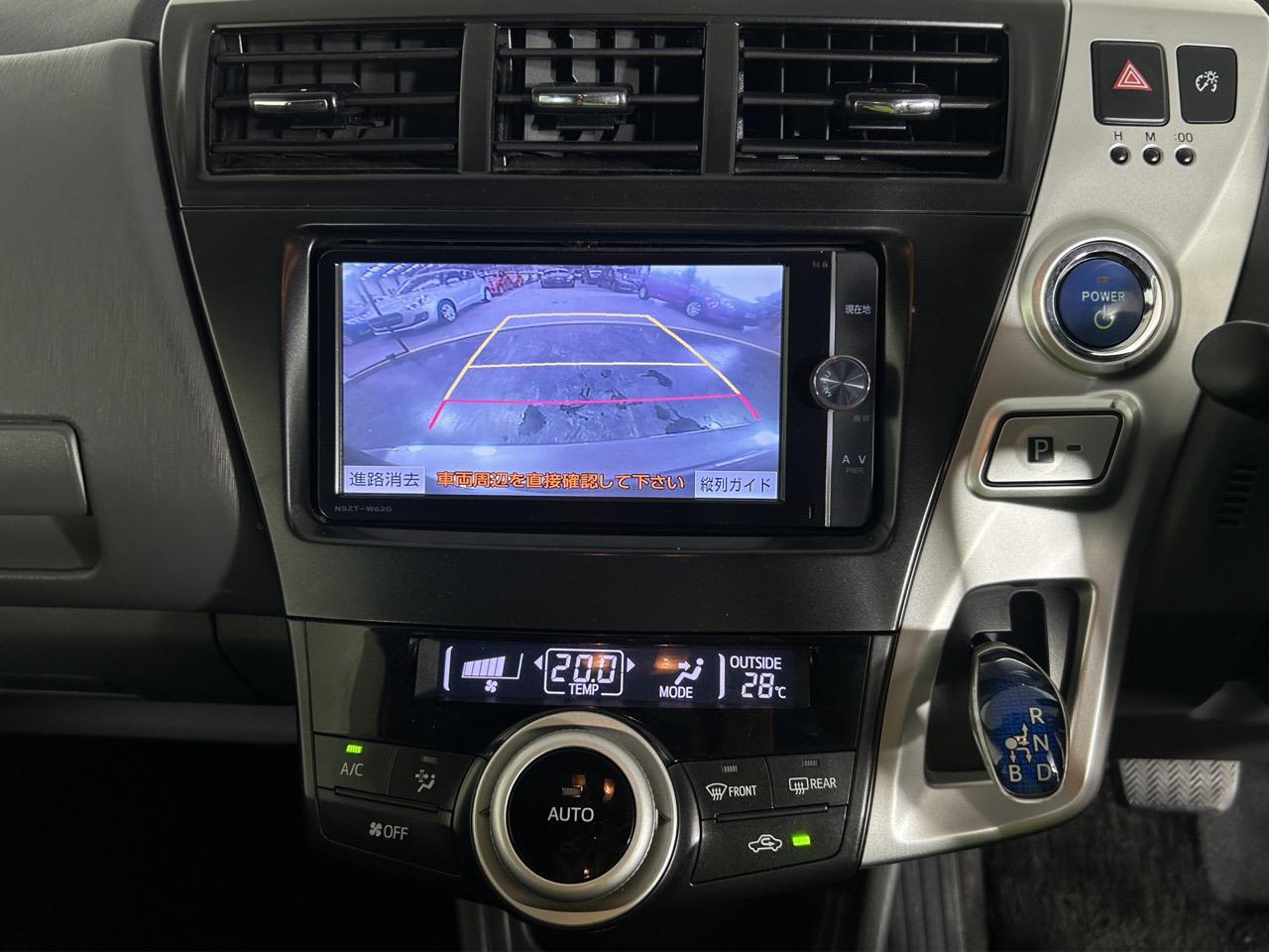 2013 Toyota Prius Alpha S Station Wagon REVERSING CAMERA + SMART KEY + AUTO LIGHTS