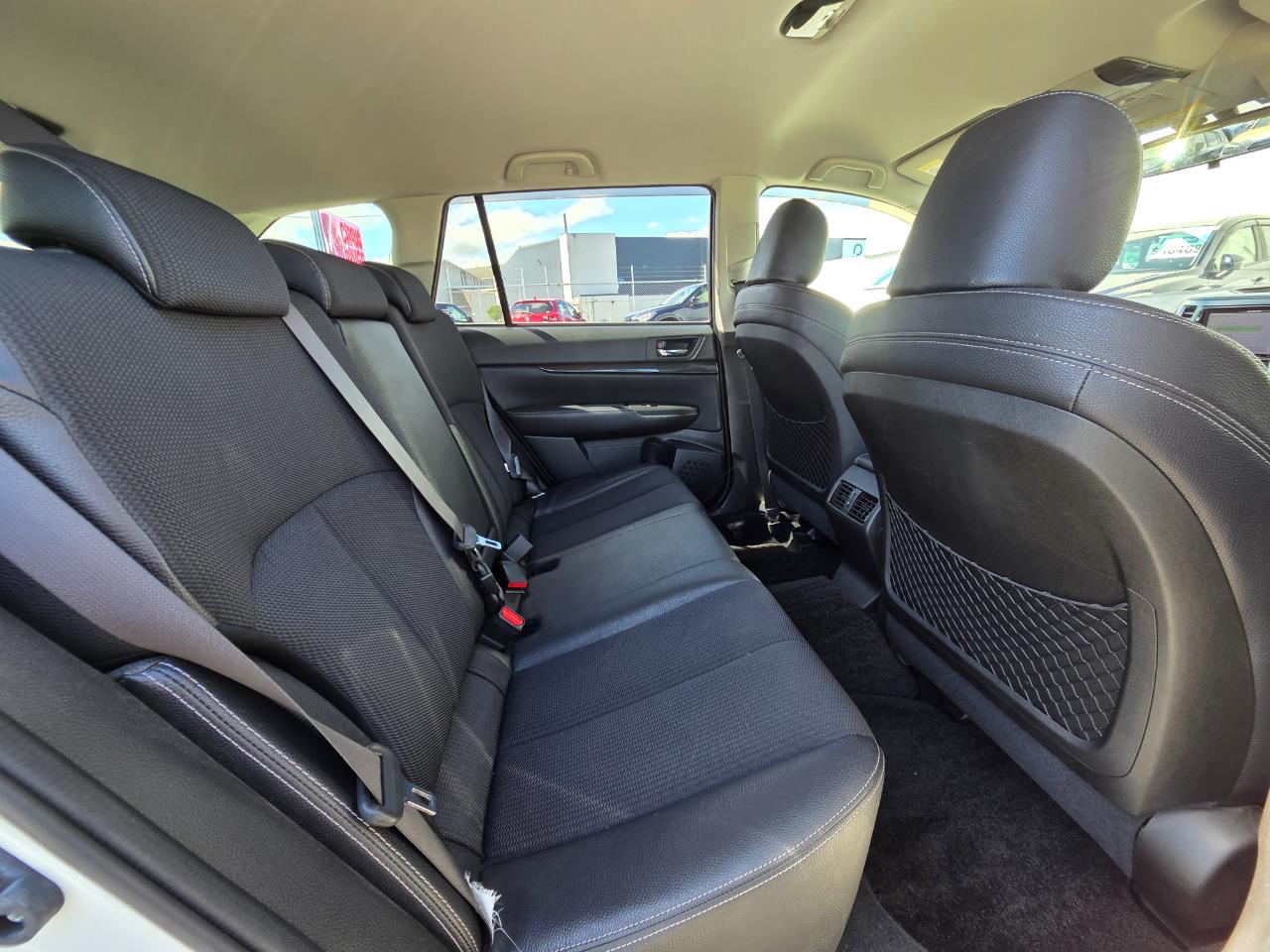 2012 Subaru Legacy AWD Station Wagon AWD + CRUISE CONTROL + PADDLE SHIFT