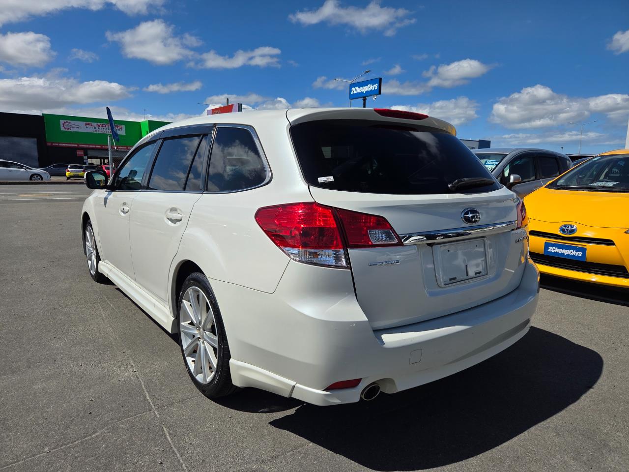 2012 Subaru Legacy AWD Station Wagon AWD + CRUISE CONTROL + PADDLE SHIFT
