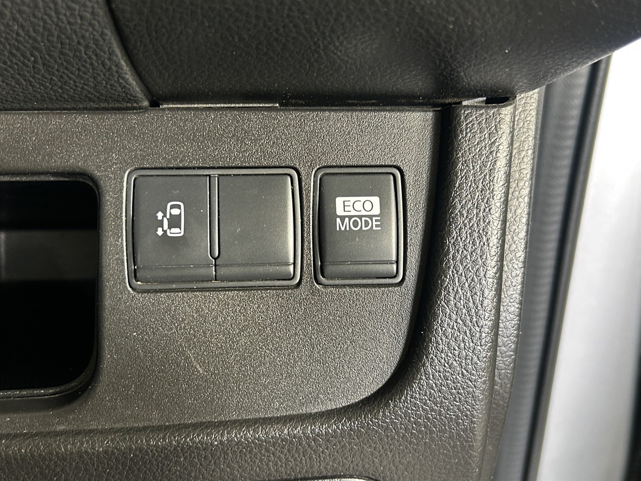 2013 Nissan Serena Hybrid 20X V SELECTION SAFETY S People Mover POWER SLIDING DOOR + AUTO LIGHTS + PUSH START