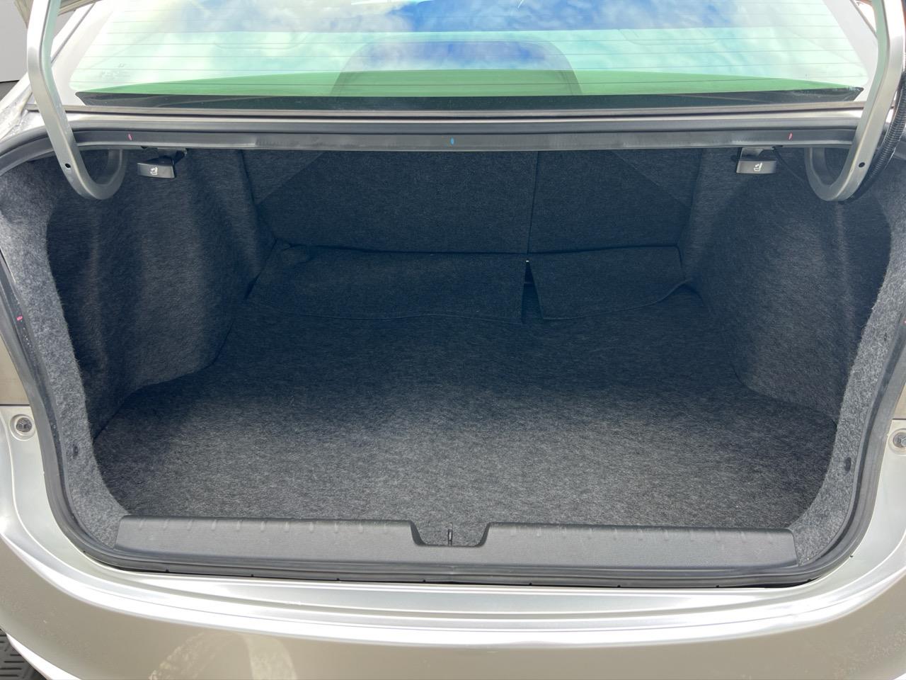 2015 Honda Grace Hybrid LX Sedan LOW KMS + CRUISE CONTROL + REVERSING CAMERA