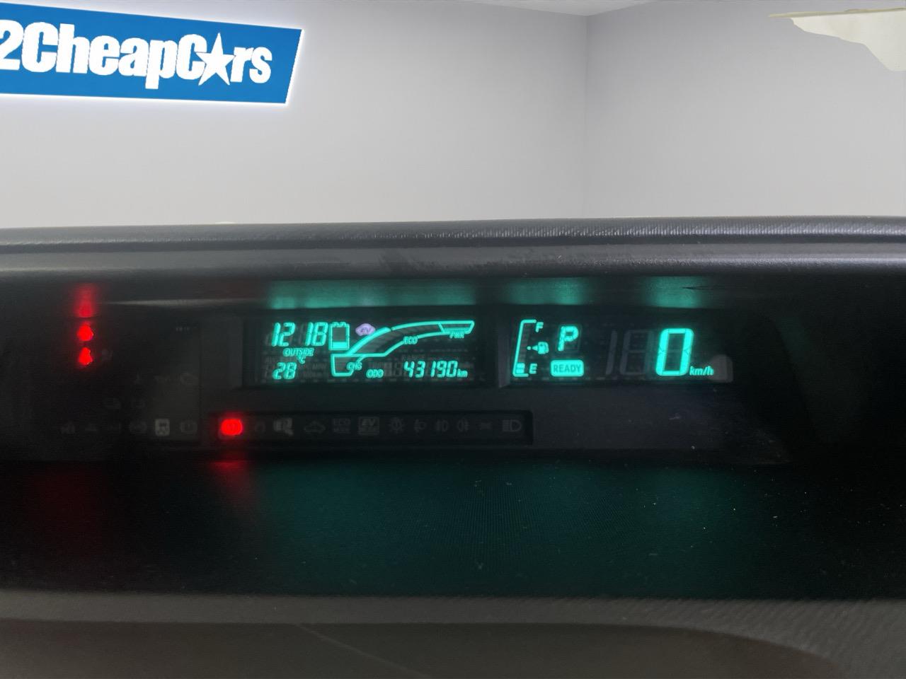 2013 Toyota Aqua G Hatchback LOW KMS + REVERSING CAMERA + PUSH BUTTON START