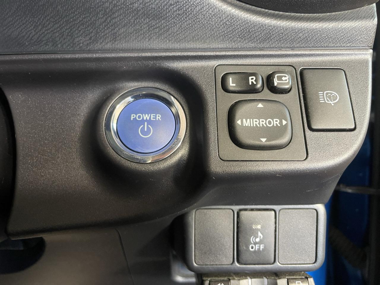 2013 Toyota Aqua G Hatchback LOW KMS + REVERSING CAMERA + PUSH BUTTON START