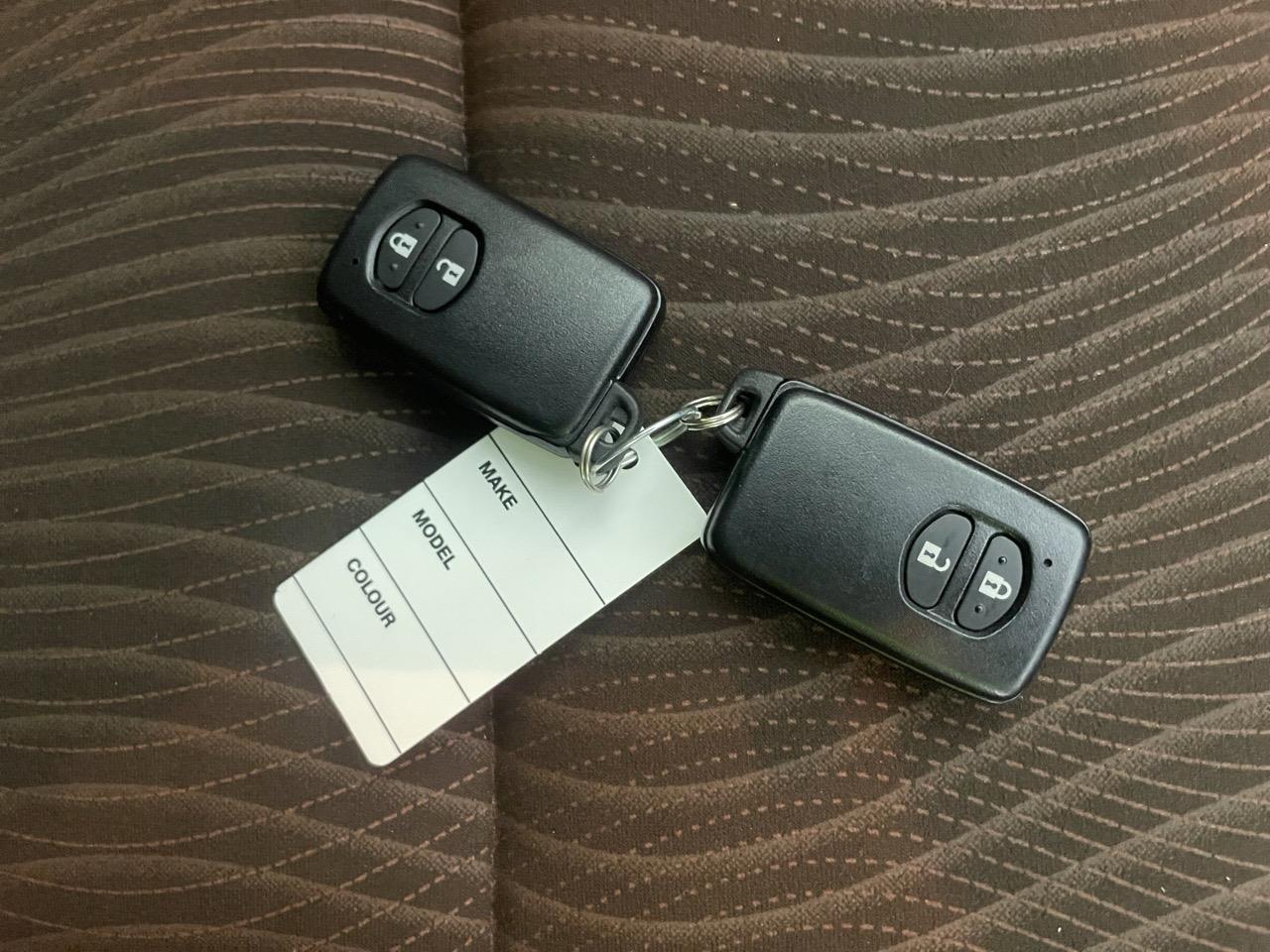 2013 Toyota Aqua G Hatchback LOW KMS + REVERSING CAMERA + PUSH BUTTON START