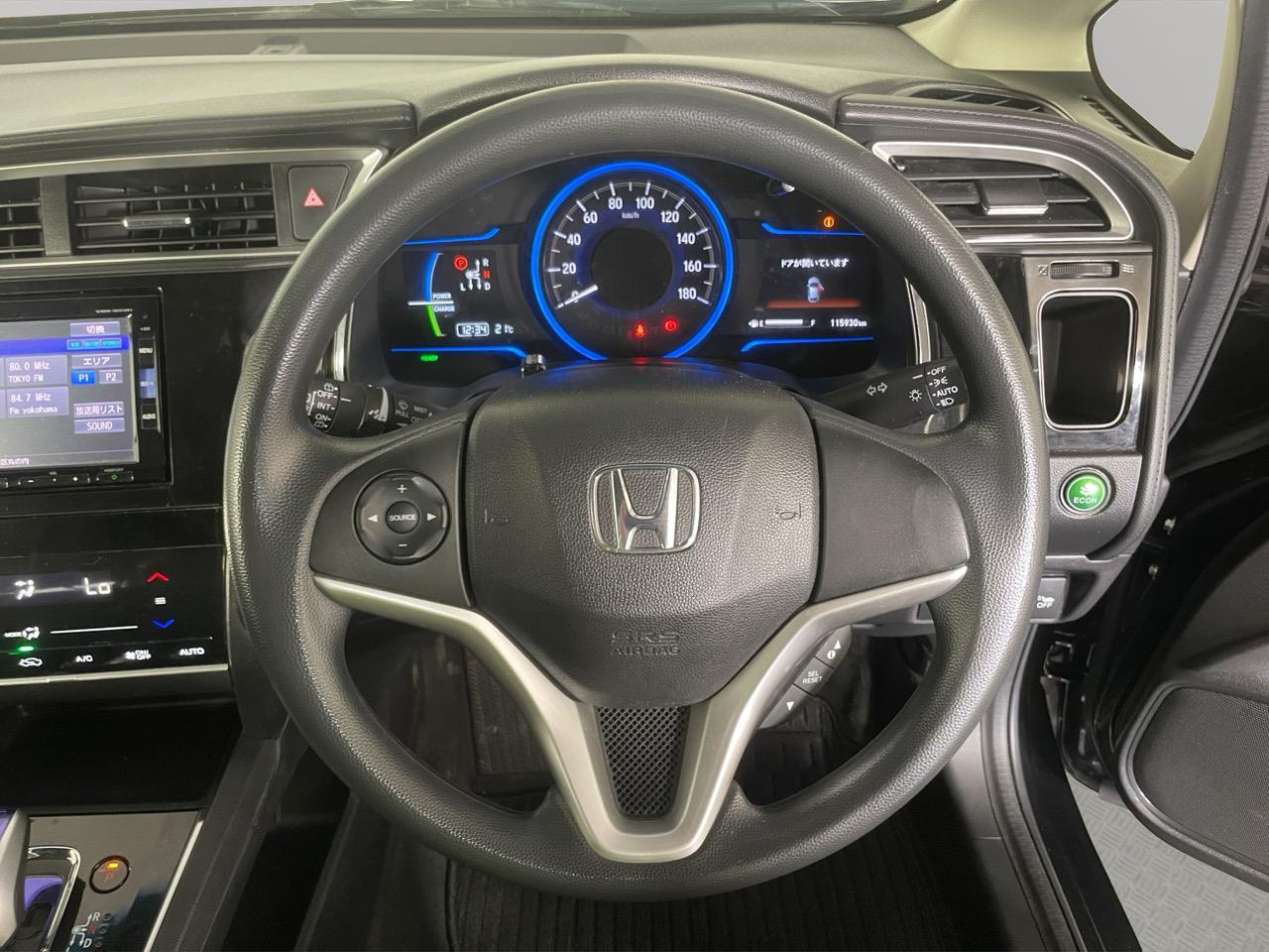 2016 Honda Shuttle HYBRID X Station Wagon REVERSING CAMERA + AUTO LIGHTS + PUSH BUTTON START