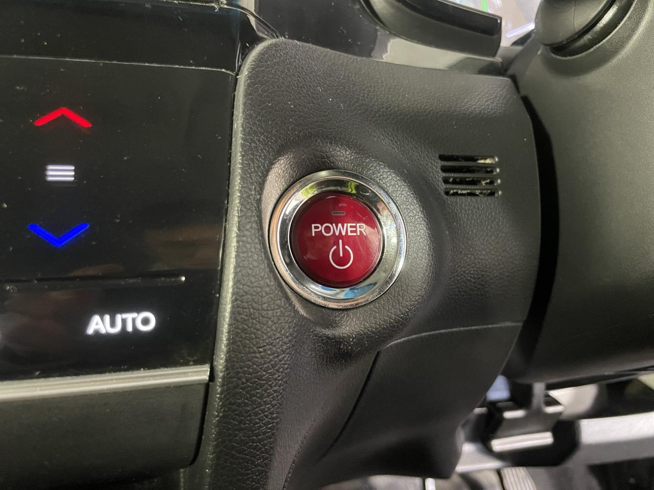 2016 Honda Shuttle HYBRID X Station Wagon REVERSING CAMERA + AUTO LIGHTS + PUSH BUTTON START