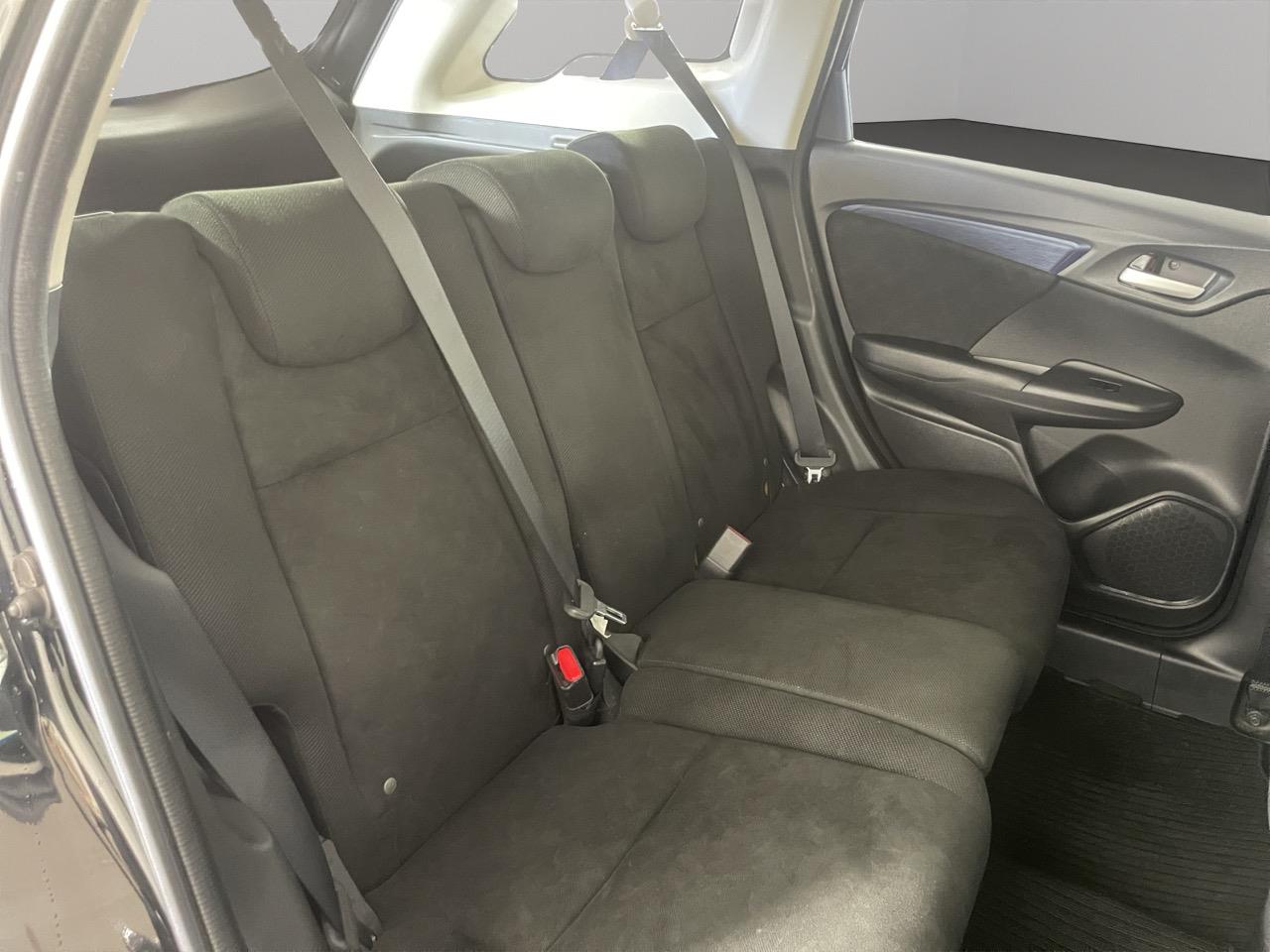 2016 Honda Shuttle HYBRID X Station Wagon REVERSING CAMERA + AUTO LIGHTS + PUSH BUTTON START