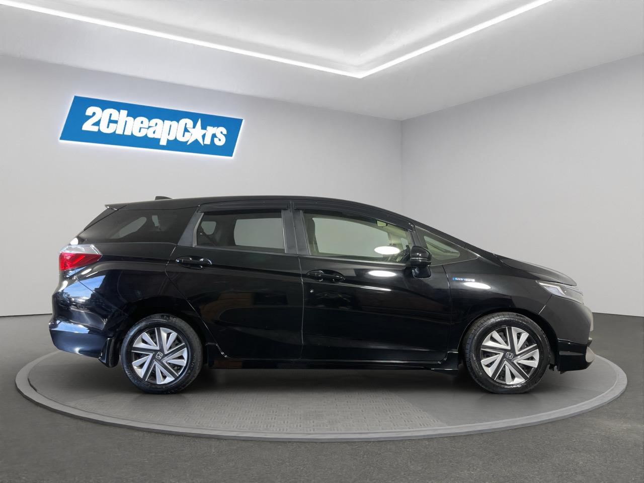 2016 Honda Shuttle HYBRID X Station Wagon REVERSING CAMERA + AUTO LIGHTS + PUSH BUTTON START