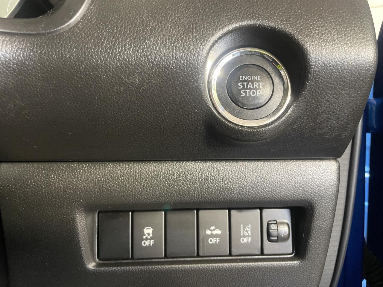 2017 Suzuki Swift NEW SHAPE Hatchback LOW KMS + 360 DEGREE CAMERA + HEATED SEAT