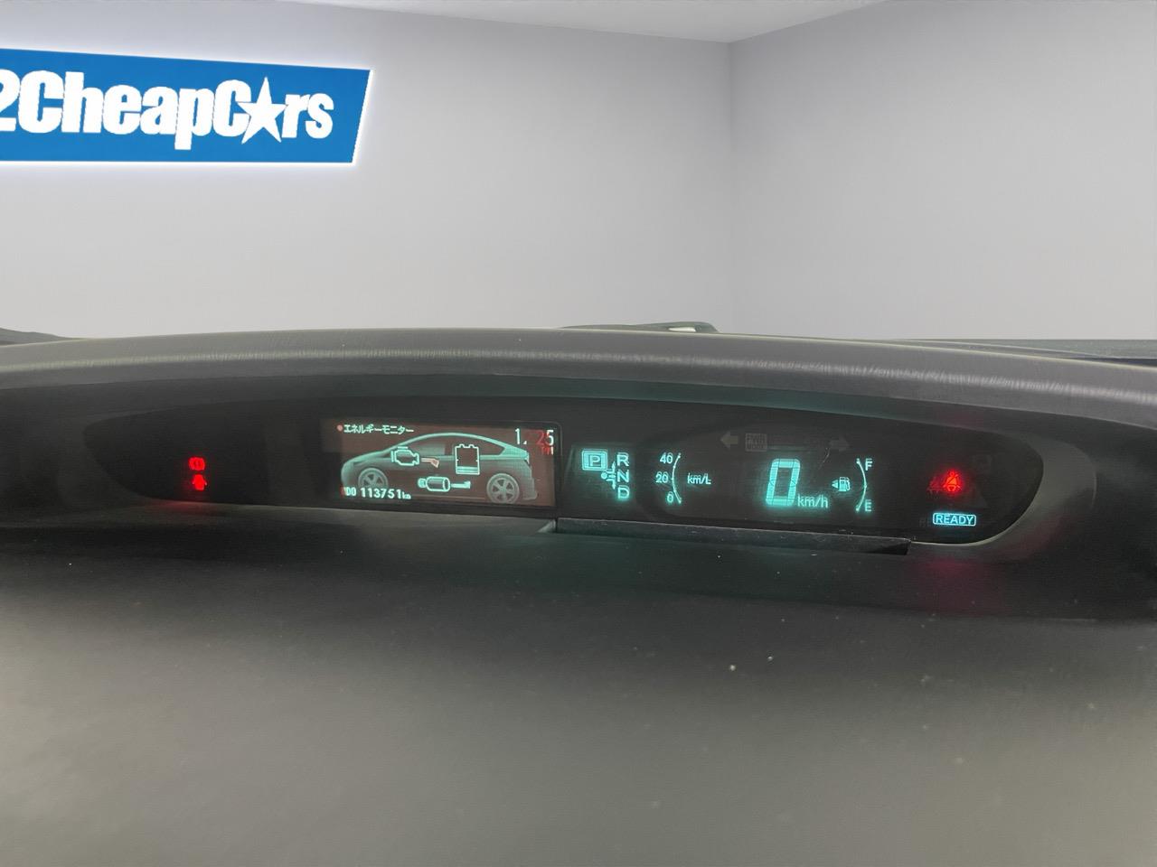 2013 Toyota Prius S Hatchback REVERSING CAMERA + AUTO LIGHTS + PUSH START