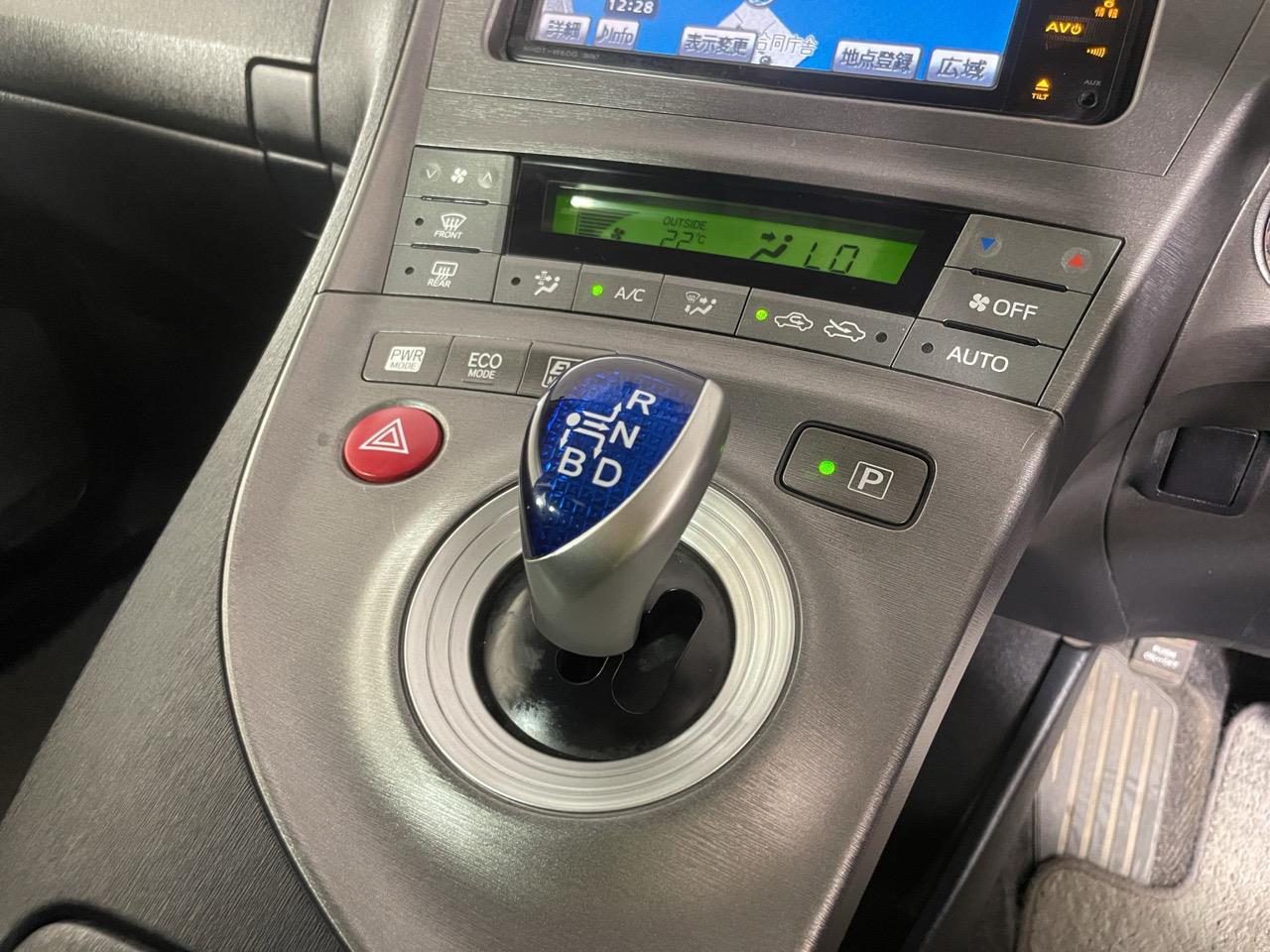 2013 Toyota Prius S Hatchback REVERSING CAMERA + AUTO LIGHTS + PUSH START