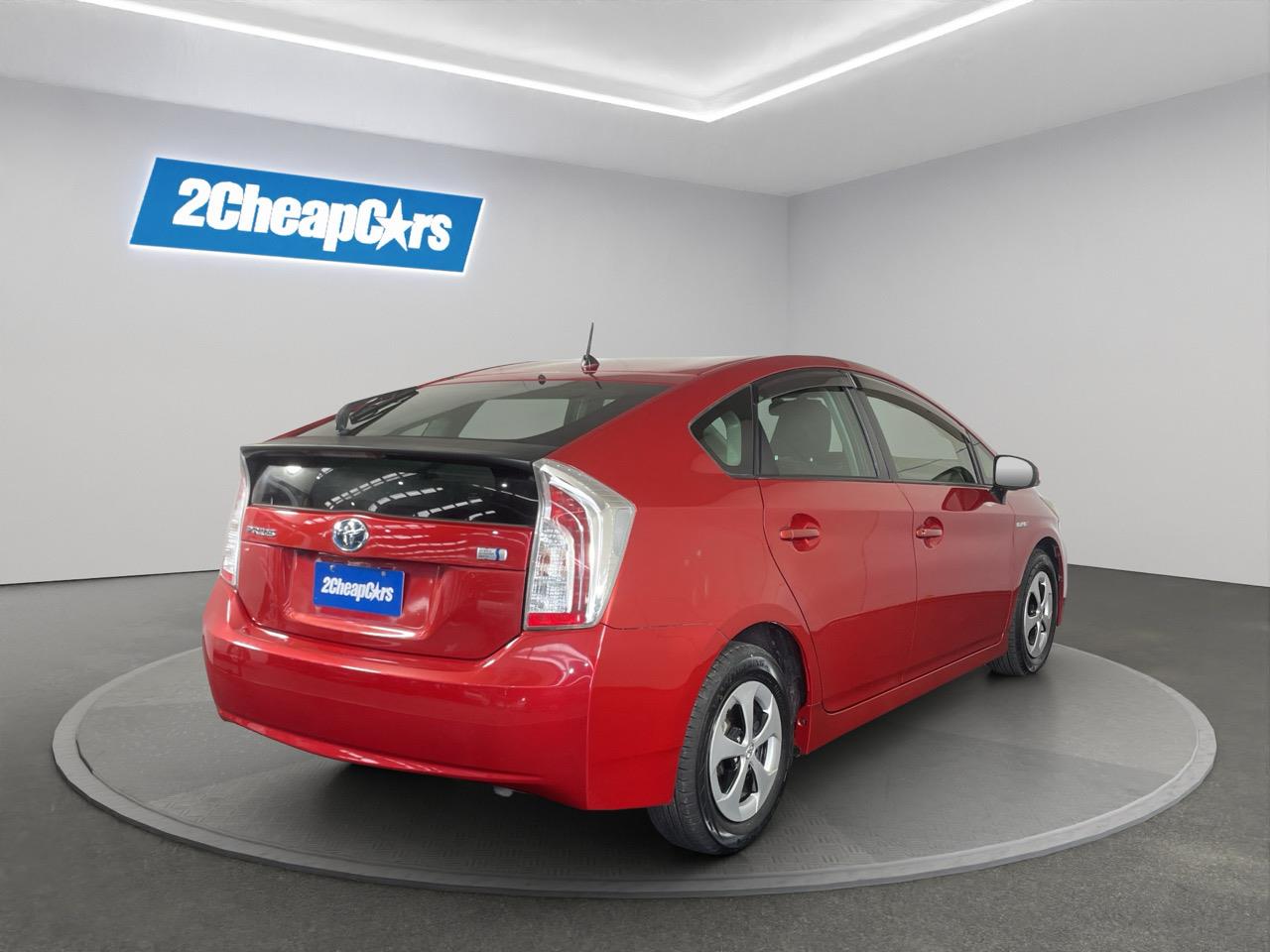 2013 Toyota Prius S Hatchback REVERSING CAMERA + AUTO LIGHTS + PUSH START